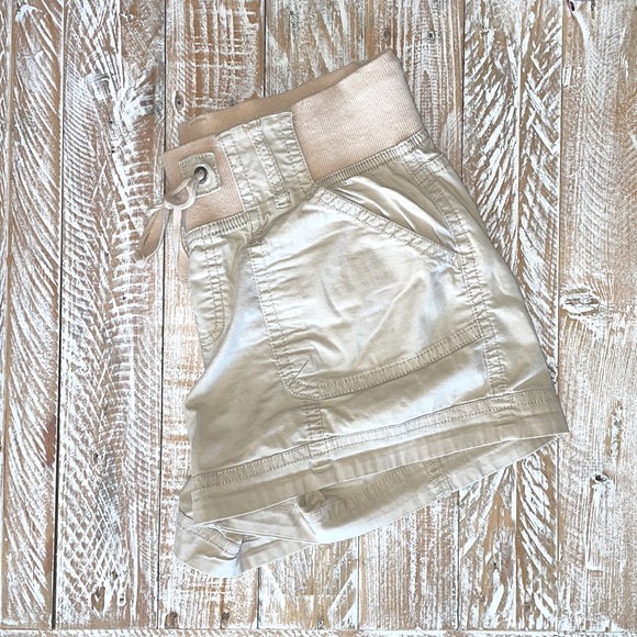 🩳 Maurice’s Adorable Khaki Shorts 🩳~small - Picture 4 of 4